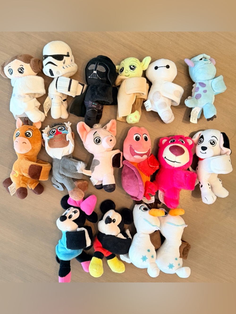 Set of 16 Disney Cutie Cuffs